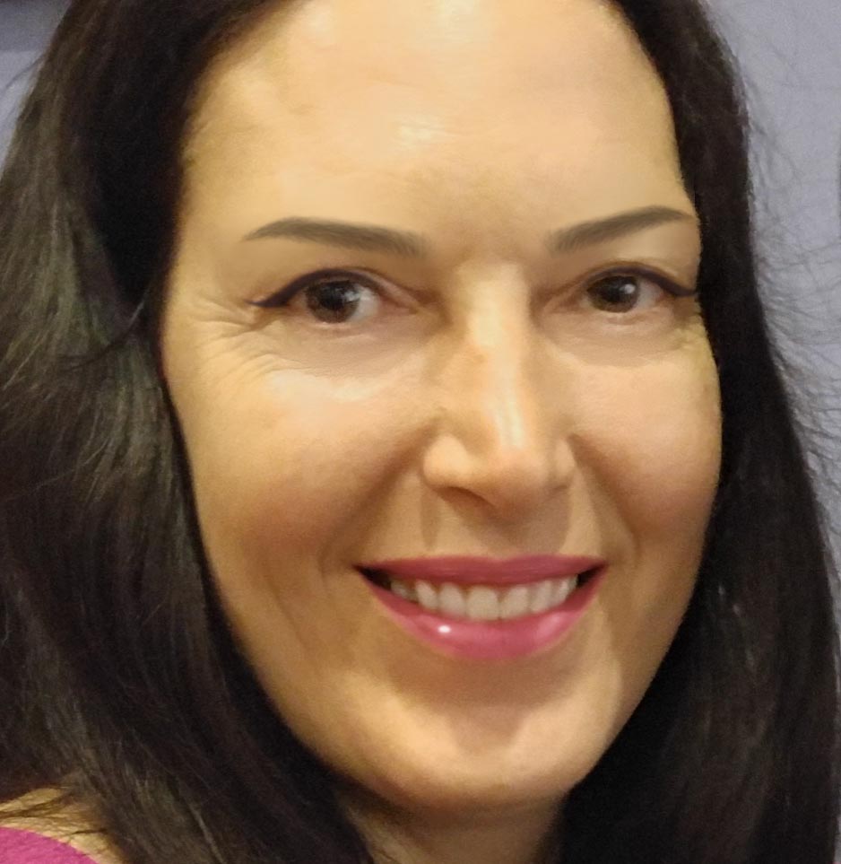 Voyant Liza White